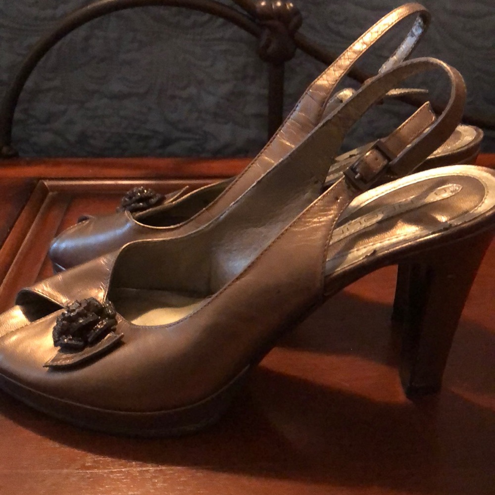 Heels - Picture 2 of 7